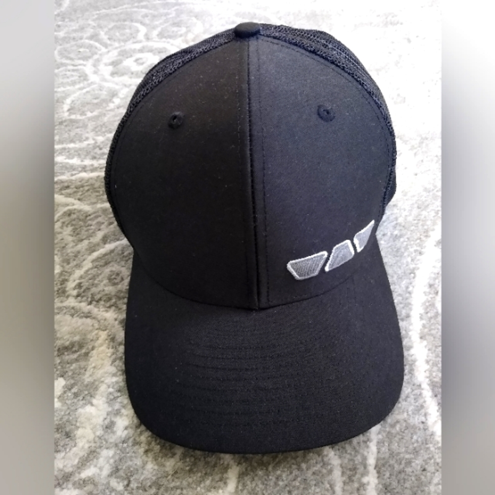 Schluter Systems Men’s SnapBack Trucker Hat